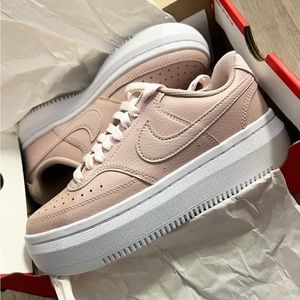 Nike Court Vision Alta